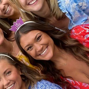 Meet your Posher, Annie